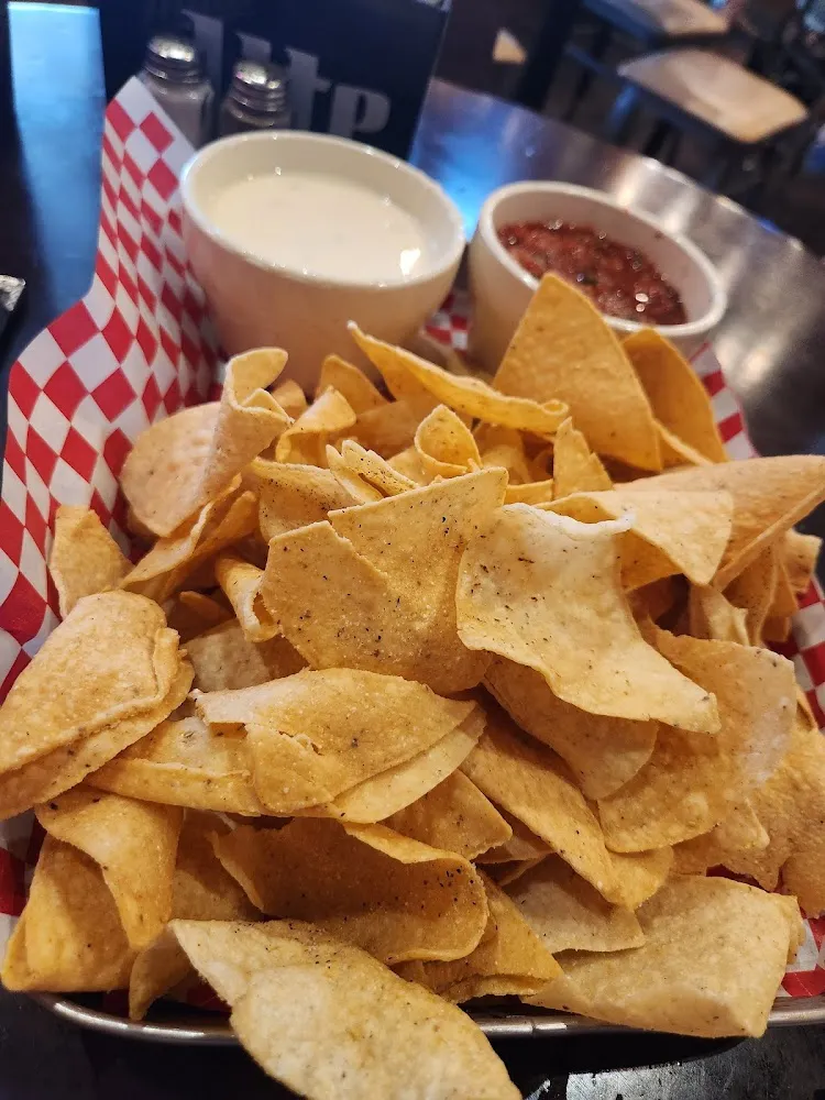 Chips w Salsa and Queso